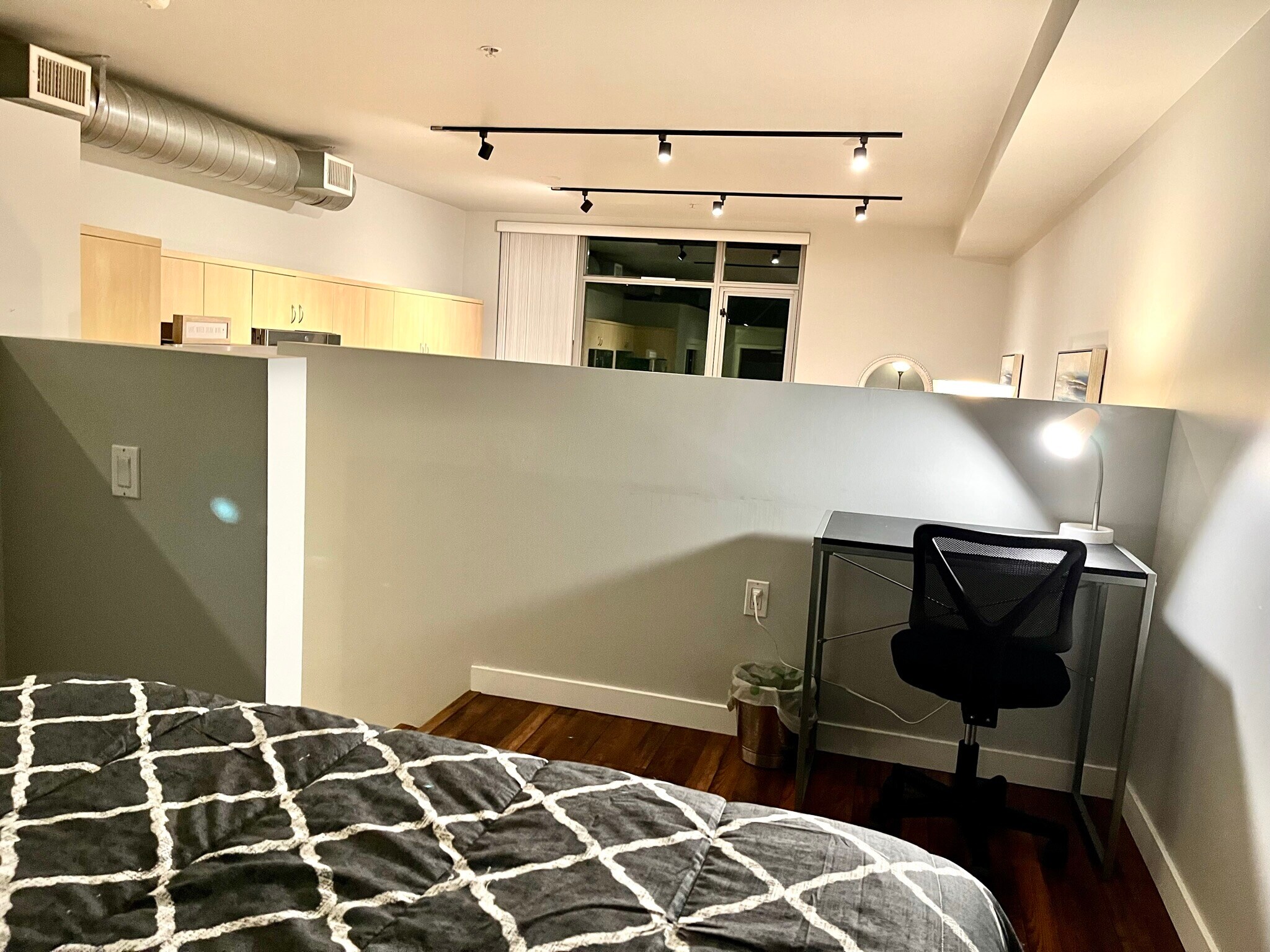 Building Photo - 889 Date St