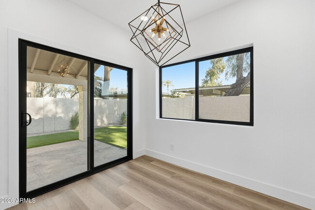 Building Photo - 2029 N Sunset Dr