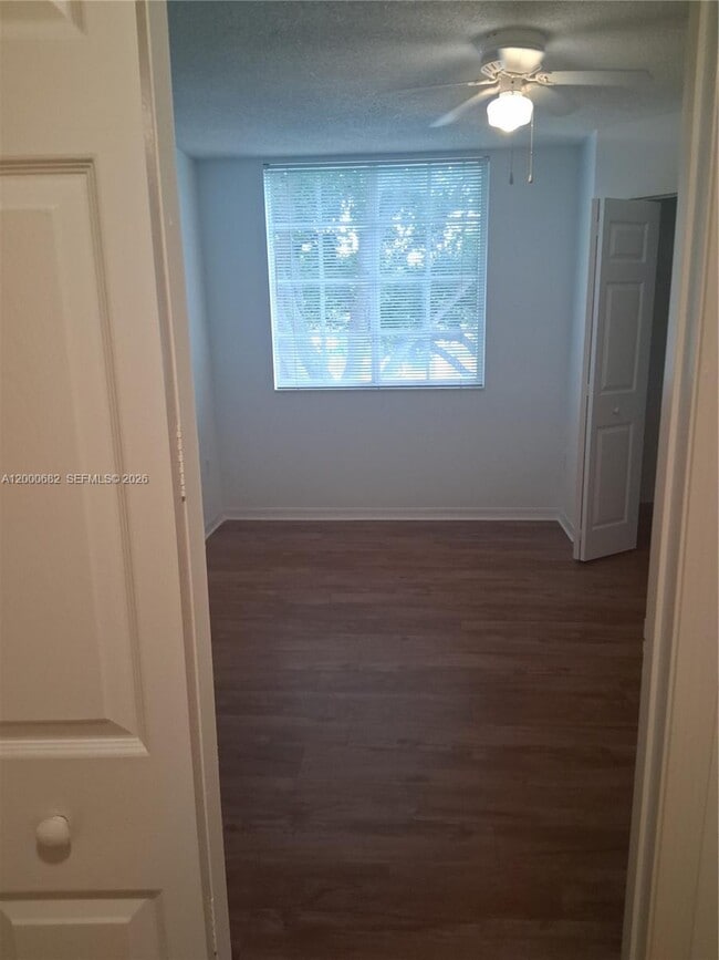 Building Photo - 620 SW 111th Ave