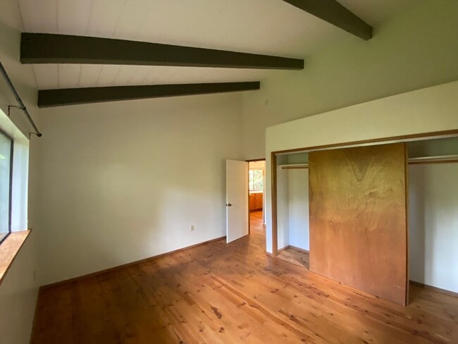 Building Photo - Charming 1-Bedroom Retreat in Volcano