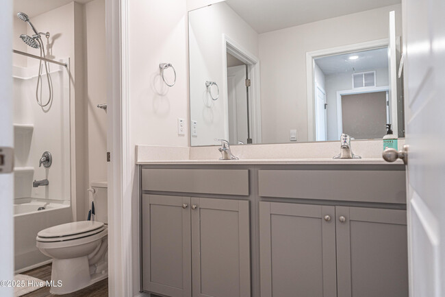 Building Photo - 3024 Paradise Way