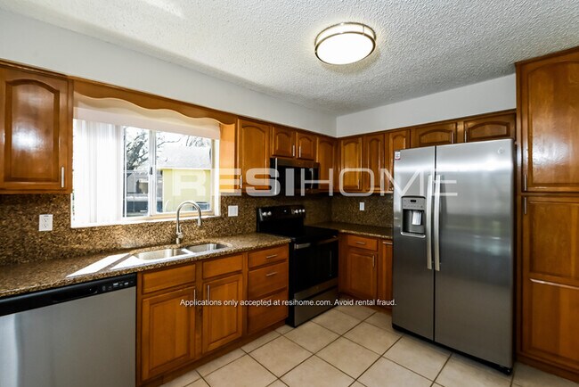Building Photo - 1313 Bramblewood Dr