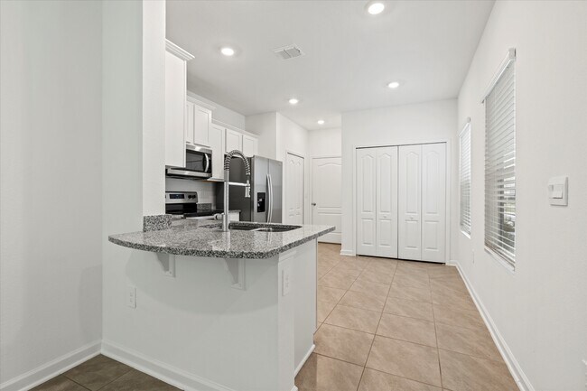 Building Photo - 82 Vero Dr