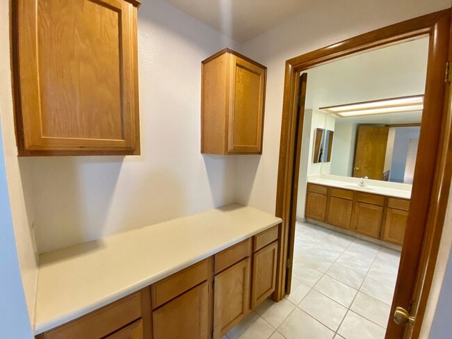 Building Photo - CONDO - OAK CREEK ESTADOS - VILLAGE OF OAK CREEK