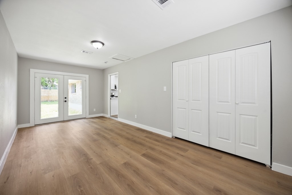 Building Photo - 4442 Oak Shadows Dr