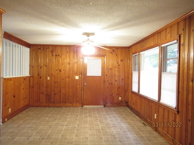 Building Photo - 534 Benton Ct