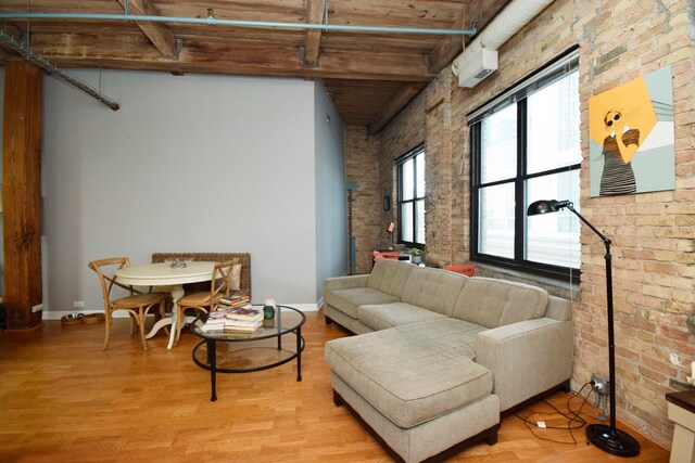 Building Photo - 225 W Huron St