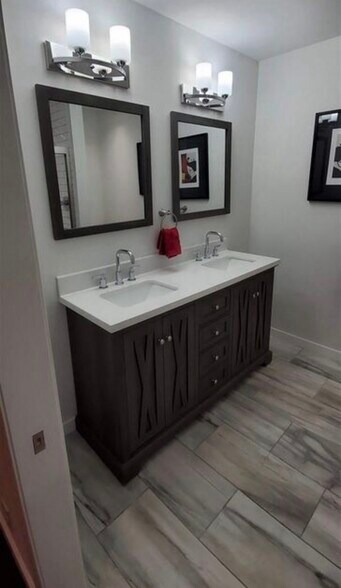 Building Photo - 565 Lakeland Dr