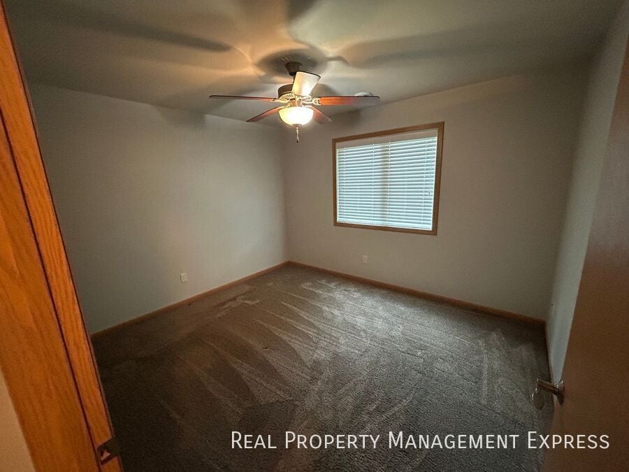 Building Photo - Charming 2-bedroom 2-bathroom home