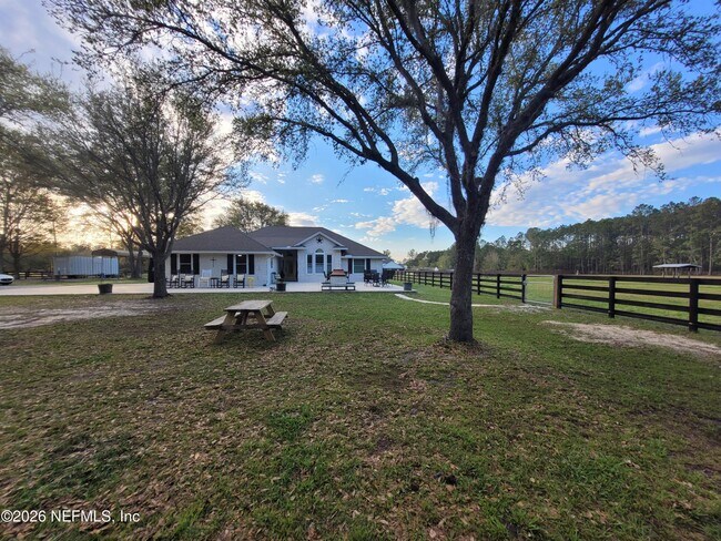 Building Photo - 906 County Rd 217