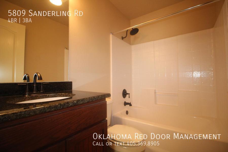 Building Photo - 5809 Sanderling Rd