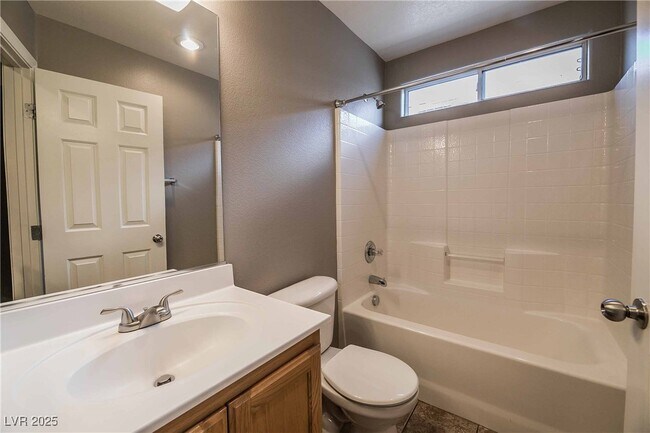 Building Photo - 10633 W Double Spring Ct