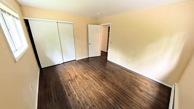 Building Photo - 146 Woodhill Dr
