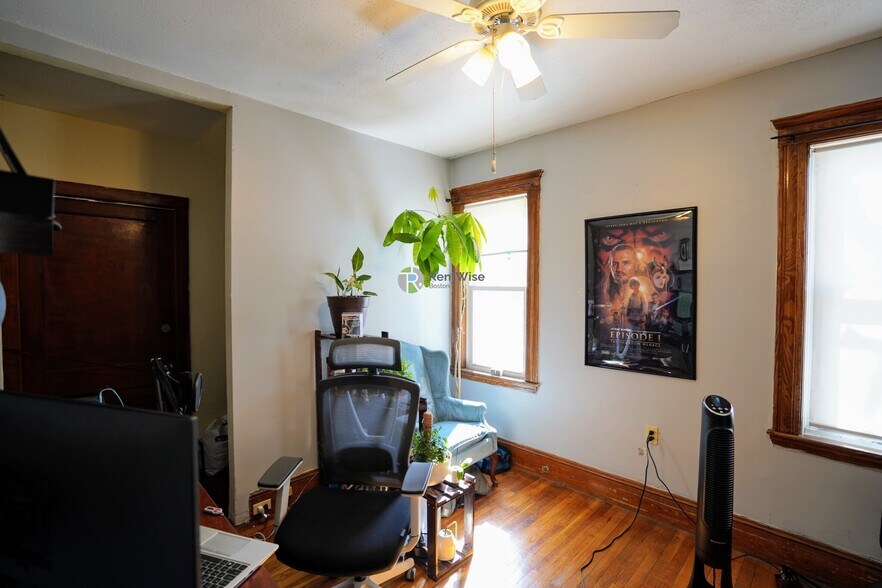 Building Photo - 15 Sumner St