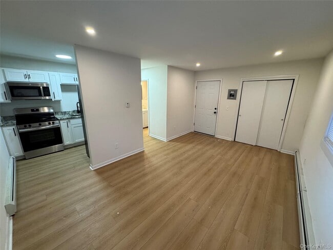 Building Photo - 98 E Market St