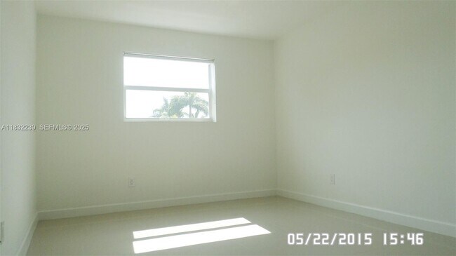 Building Photo - 11750 NE 16th Ave