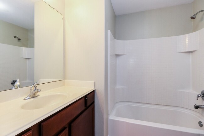 Building Photo - Spacious 4-Bedroom Single-Story Home in Richmond, TX