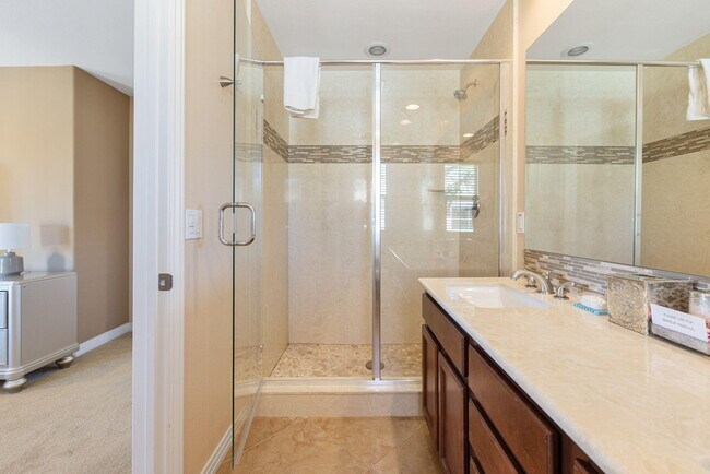 Building Photo - 52050 Rosewood Ln