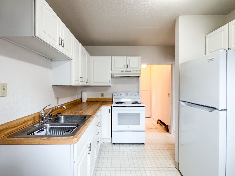 Building Photo - 613 S 34th St