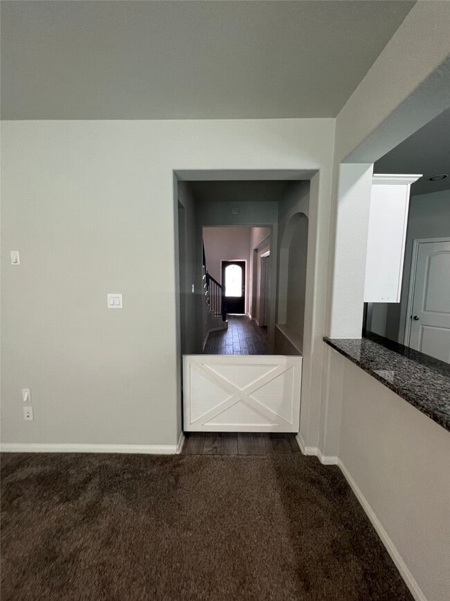 Building Photo - 303 Woodhaven Dr