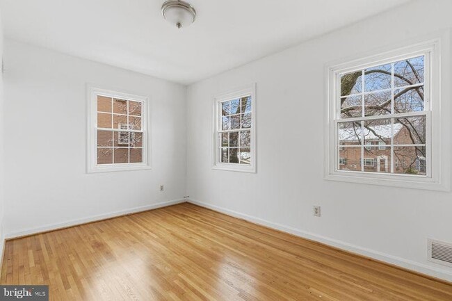 Building Photo - 4813 20th Pl N