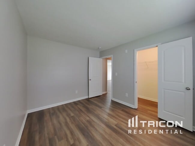 Building Photo - 10707 Tedder Lake Dr