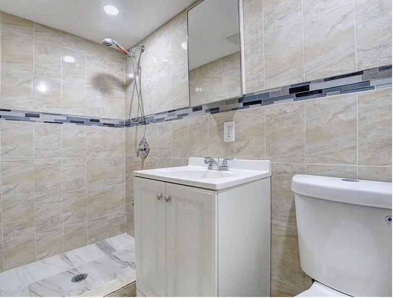 Building Photo - 5516 Willow Ave