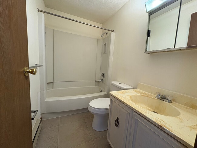 Building Photo - Highlands Townhomes