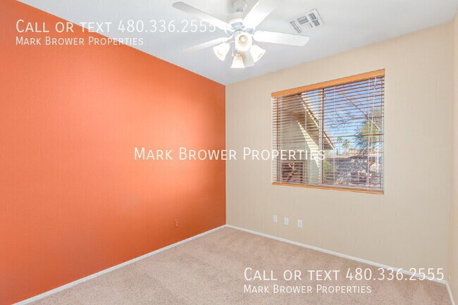 Building Photo - 1462 W. Roadrunner Dr.