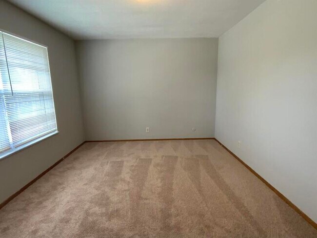 Building Photo - 2310 Frank Scott Pkwy W