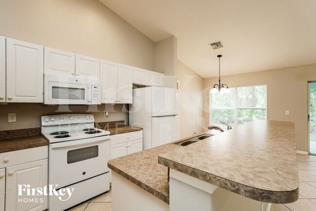 Building Photo - 715 Bennington Dr