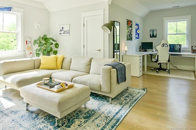 Building Photo - 17 Stony Brook Rd