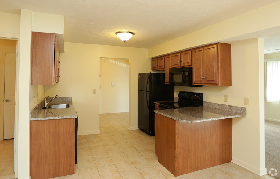 Kitchen Area - Waterbury Ridge Apartments