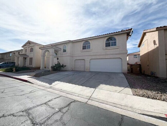 Building Photo - Beautifully renovated and move-in ready home located in the heart of Green Valley