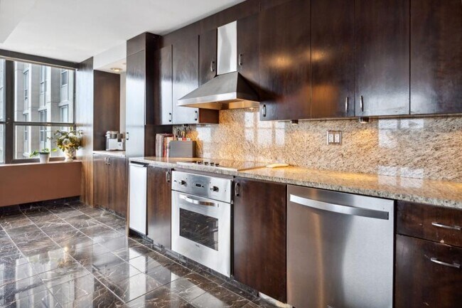 Building Photo - 2 bedroom in Chicago IL 60613