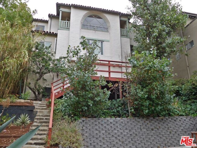 Building Photo - 1621 Silverwood Terrace