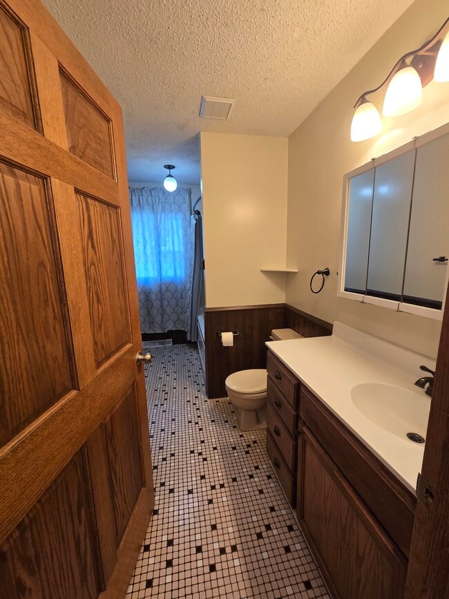 Building Photo - 25435 W Comfort Dr