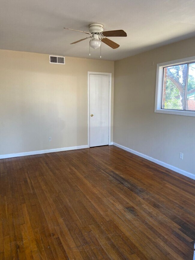 Building Photo - **ON HOLD**3 Bedroom / 1.5 Bathroom Home for Rent in Columbus, GA***