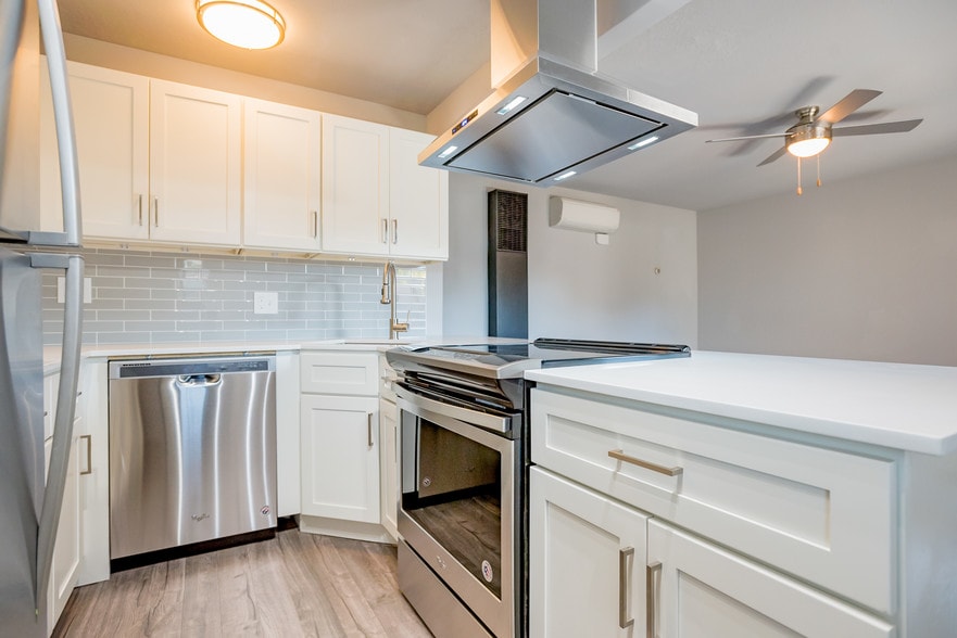 Building Photo - Welcome to The Shenandoah!