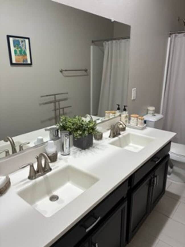 Building Photo - STUNNING NEWER HOME- GATED