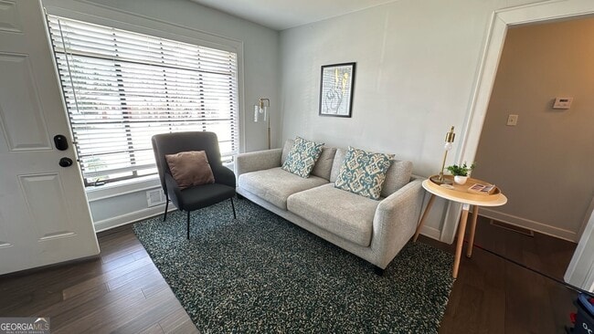 Building Photo - 907 White St SW