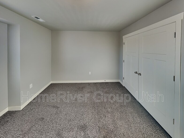 Building Photo - 8192 N Boulder Ln