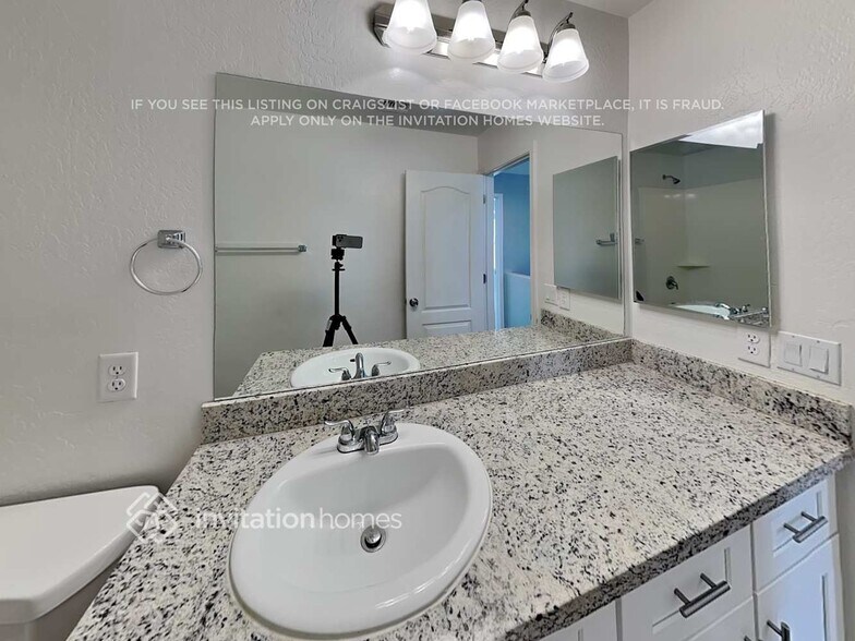 Building Photo - 40438 W Peggy Ct