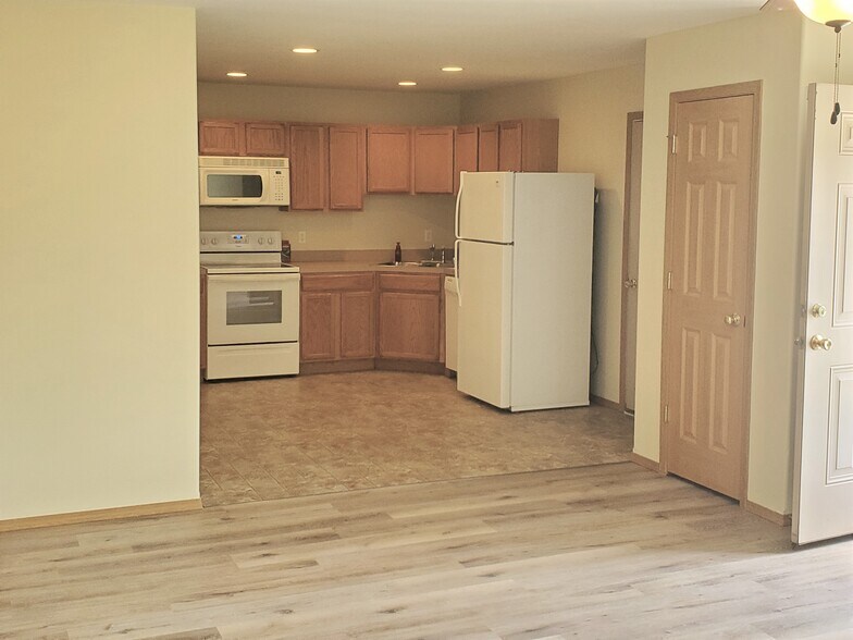 Building Photo - 522 Woodland Ave