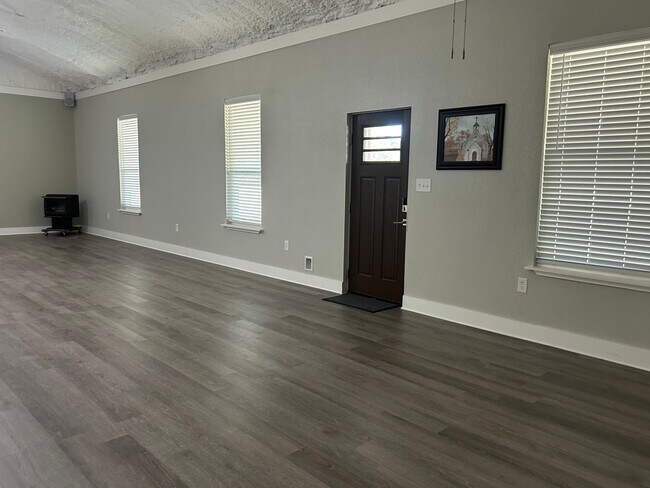 Building Photo - 761 CR 3160