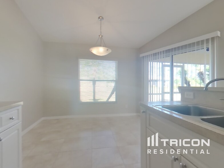 Building Photo - 4431 Vaquero St