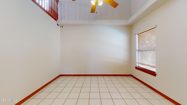 Building Photo - 9033 Leo St