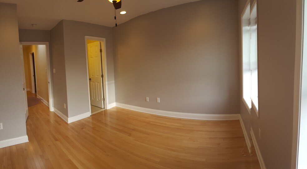 Building Photo - 721 S Ellwood Ave