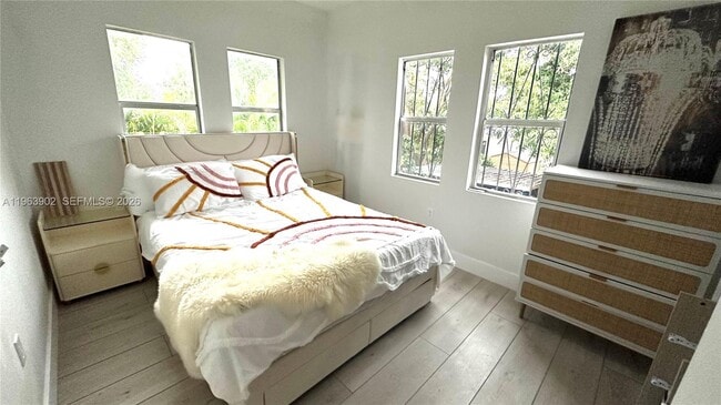 Building Photo - 1668 SW 20th St