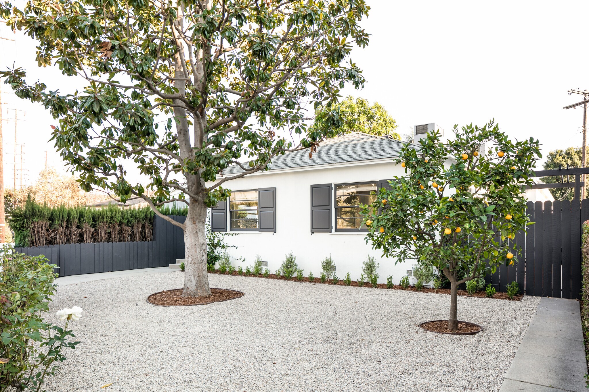 lovely quiet neighborhood - 11112 Exposition Blvd